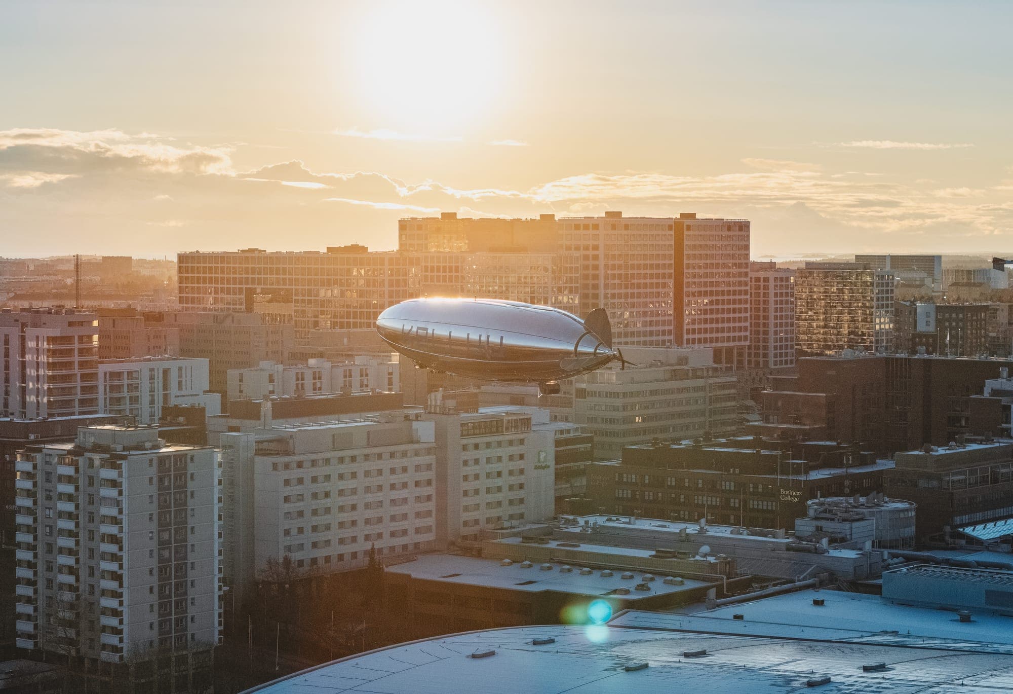A Kelluu airship flies above Helsinki
